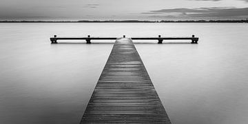 Photographie en noir et blanc de la Zuidlaardermeer