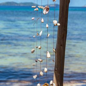 Hutdecoratie op het strand van Peter Baier