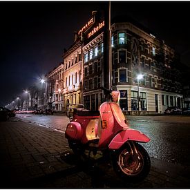 Pink scooter van Henk Langerak