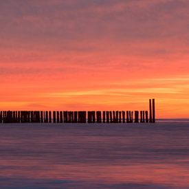 Zonsondergang strand Domburg van Zeeland op Foto