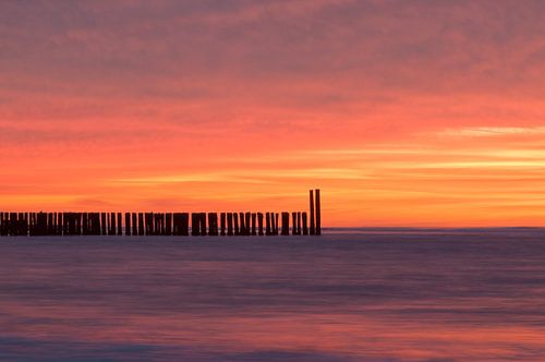 Zonsondergang strand Domburg van Zeeland op Foto