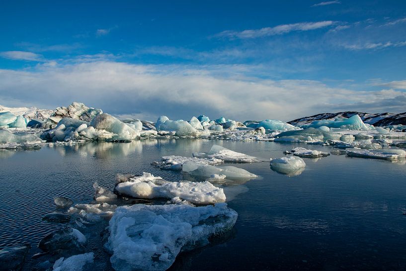 Iceland landscape. Jökulsárlón, Diamond Beach and the Vatnajökull Glacier by Gert Hilbink