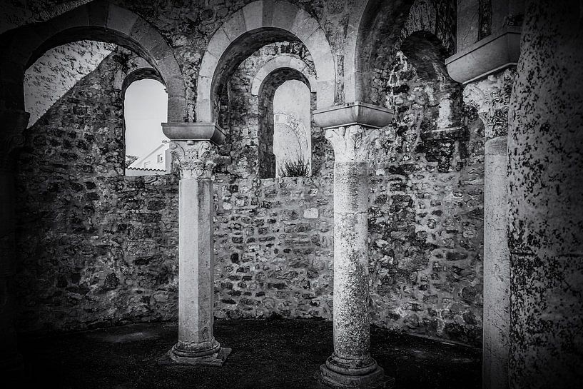 Oude stenen aan de muur par Monique crandel