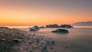Sonnenaufgang am Strand von Kos Griechenland von Harold van den Hurk