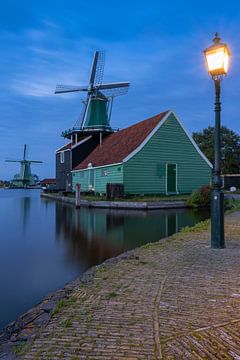 Molens Zaanse Schans tijdens het blauwe uurtje van Sander Groenendijk