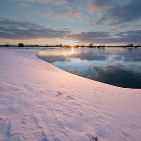 Winter langs de IJssel van Douwe Deinema