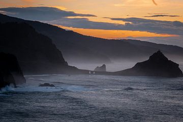 Zonsondergang boven Gaztelugutxa van Detlef Hansmann Photography