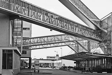 Mooi lijnenspel Van Nelle fabriek Rotterdam. van Melanie Brand Photography