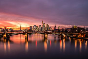 L'horizon rose ou rose de Francfort le soir