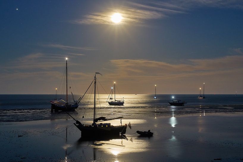 Drying ships under Vlieland. by Johan Kalthof