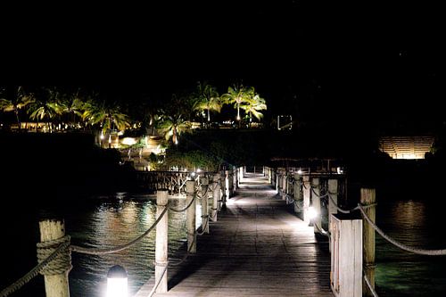 Sansibar, ein Steg bei Nacht
