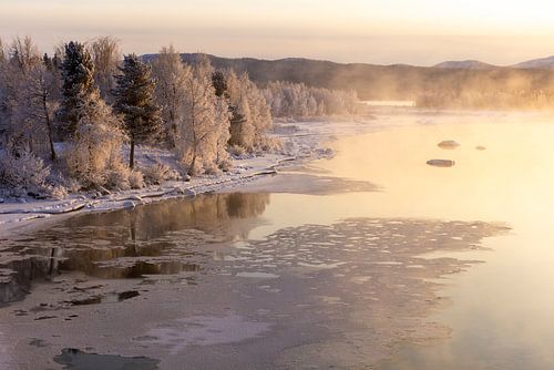 Sprookjesachtig rivierlandschap in Zweeds Lapland