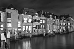 Photo nocturne de vieux bâtiments à Dordrecht sur Anton de Zeeuw