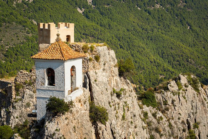 La tour de l'horloge de El Castell de Guadalest, Espagne par Arja Schrijver Photographe