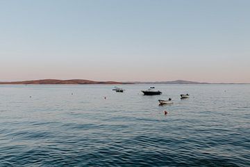 Bootjes op het water | Hvar | Kroatië | Wanderlust van Alblasfotografie