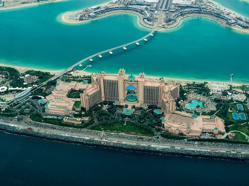 Dubai by Hello Pompoyo
