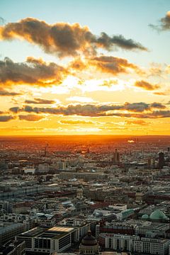 Coucher de soleil sur Berlin depuis la tour de télévision sur Leo Schindzielorz