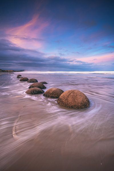 Neuseeland Moeraki Boulder Beach von Jean Claude Castor