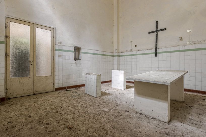 Lost Place - abandoned pathology by Gentleman of Decay