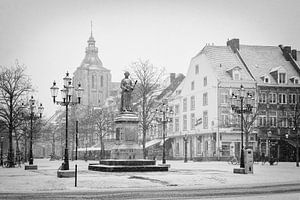 Minckelers op de Markt in Maastricht in de sneeuw