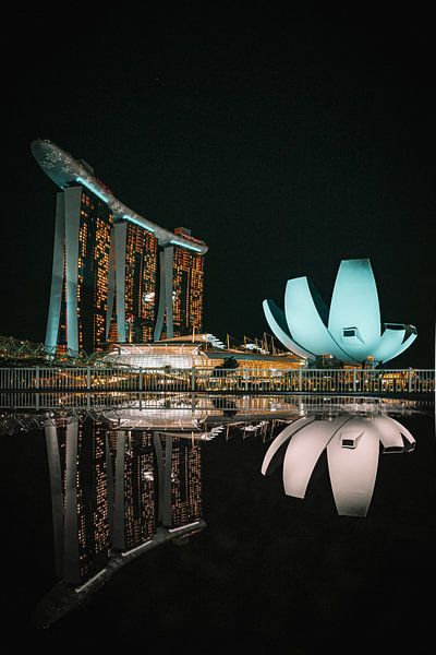 Singapore by Hello Pompoyo