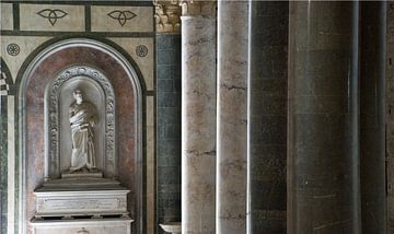Pillars in Italian church