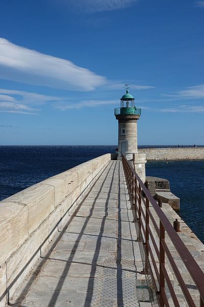 Line game Lighthouse Bastia, Corsica by Marianne van den Bogaerdt