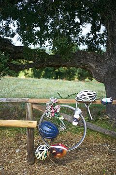 Herdenkingsplek wielrenners, omgeving San Ruffino Italië van André Bouterse