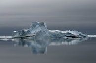 IJsberg   in Weddellzee  van Peter Zwitser thumbnail