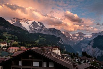 Zonsondergang in de Berner Alpen van Steven Van Aerschot