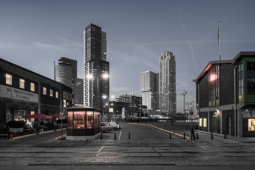 Rotterdam tijdens de schemering