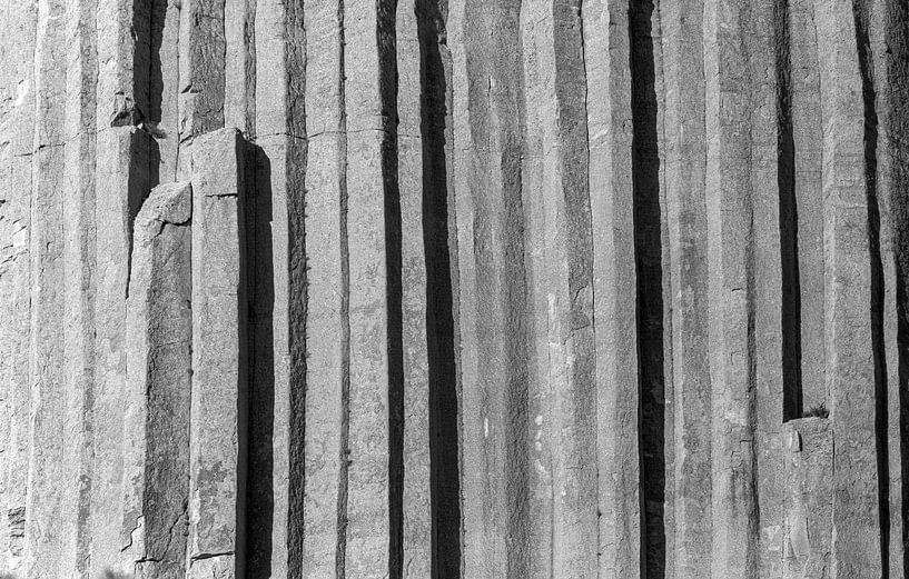 Sechseckige vulkanische Basaltsäulen am Devils Tower von Gerwin Schadl