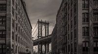New York - Manhattan Bridge van Toon van den Einde thumbnail