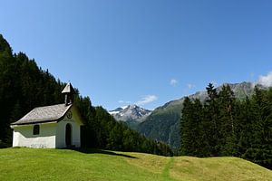 Une église sur un alpage idyllique en Autriche sur Renzo de Jonge