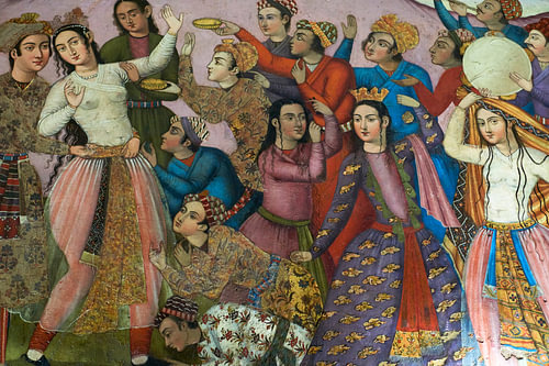 Perzische fresco: dansende vrouwen