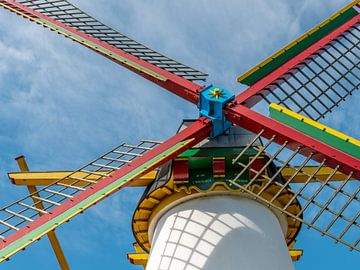 Kleurrijke molen van Wim Steensma