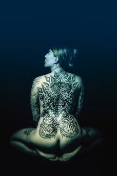 Tattoo girl by Mark Isarin | Fotografie