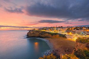 Zonsondergang in Carvoeiro, Portugal
