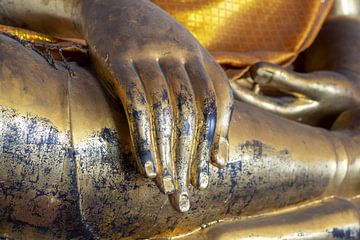 Vergoldete Buddhastatue, Bhumispara-mudra, Buddha Gautama im Augenblick der Erleuchtung von Walter G. Allgöwer