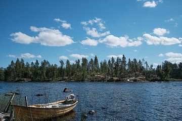 meer in zweden met boot van Geertjan Plooijer