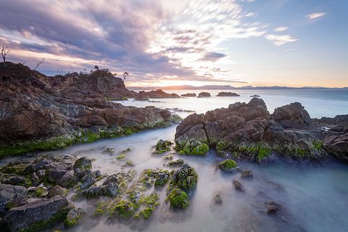 Fisherman's Lookout. Dramatische golven en kustlandschap aan de oostkust van Australië.