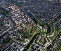 Historische luchtfoto van de Hortus Botanicus in Leiden