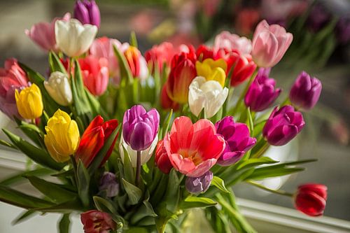 Mooie kleurige tulpen als boeket