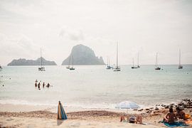 On a beach in Ibiza with a view on boats and mountains | Nature | Landscape Photography