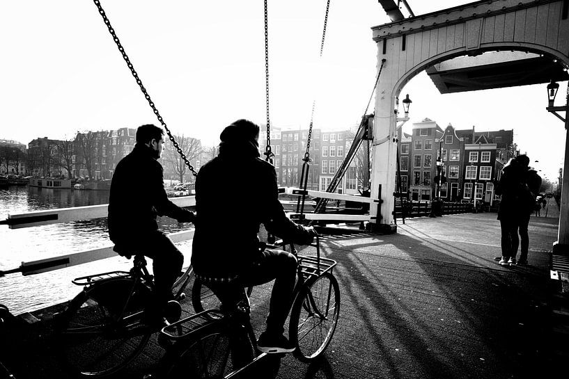 Urban / Street scene Amsterdam (zwart-wit) van Rob Blok