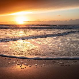 coucher de soleil sur la mer sur Marinus Engbers