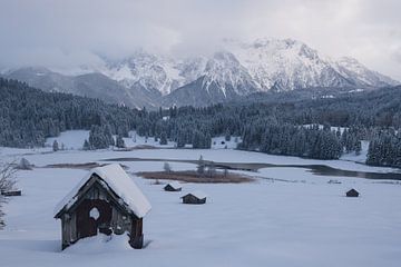 Frischer Schnee am Geroldsee von Denis Feiner