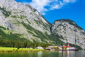 Uitzicht op de Königssee in het Berchtesgadener Land van Rico Ködder