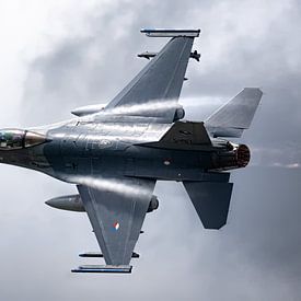Nederlandse F-16 verlaat Volkel van Erben van der Lans
