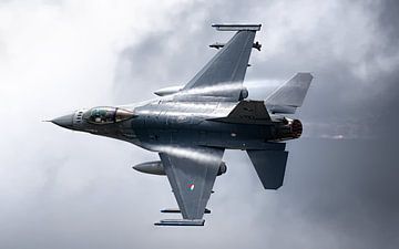 Nederlandse F-16 verlaat Volkel van Erben van der Lans